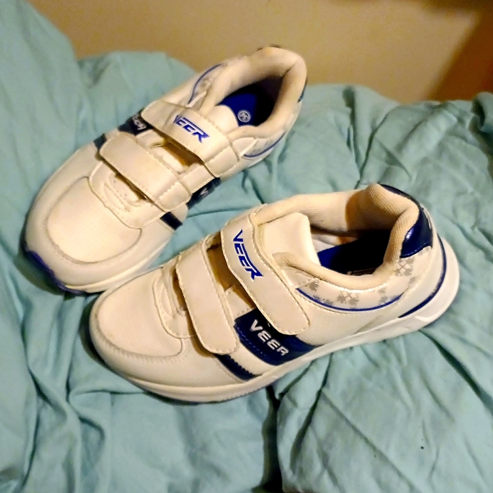 ANTHONY VEER EUROPEAN CHILD SNEAKERS SIZE 3.5 NEW IT SIZE 34